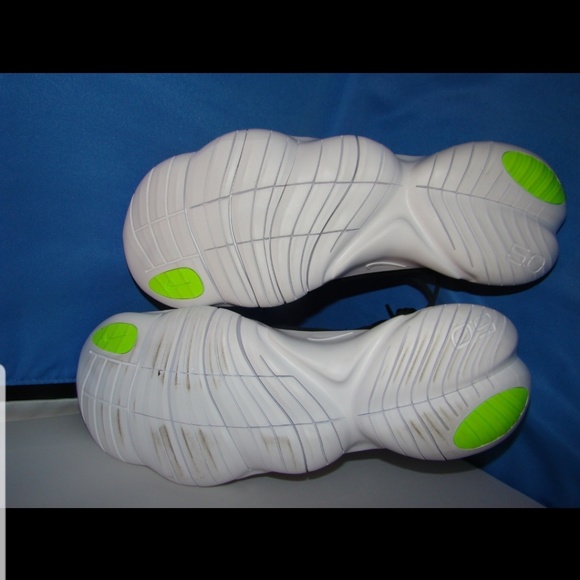 Women's Nike Free Running Shoes Size-8.5 - Picture 5 of 8